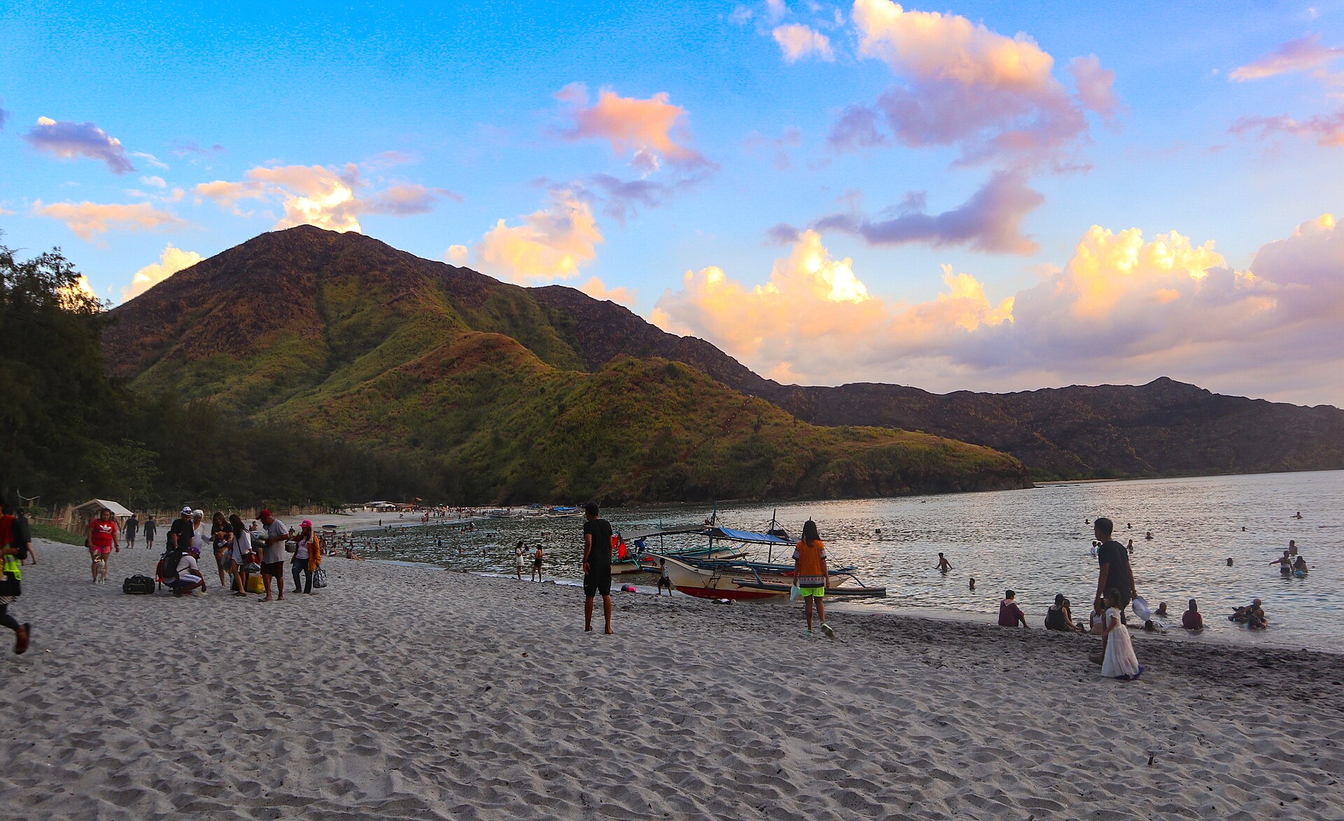 Sunrise over Anawangin Cove